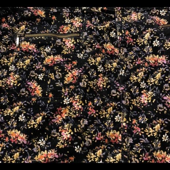 Floral corduroy mini skirt - Picture 2 of 3